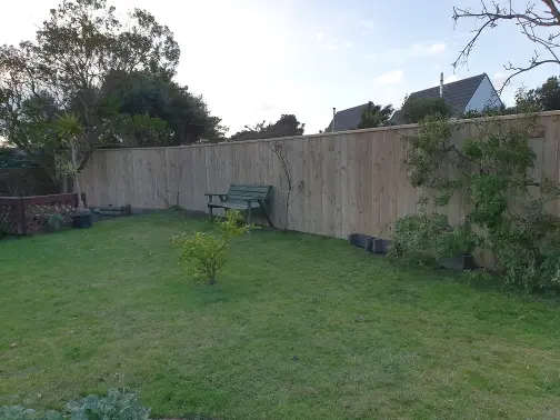Boundary fence construction